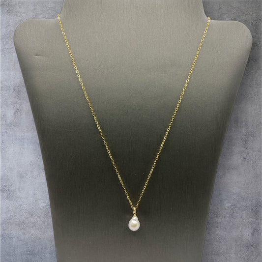 Lina Dainty Pearl Necklace