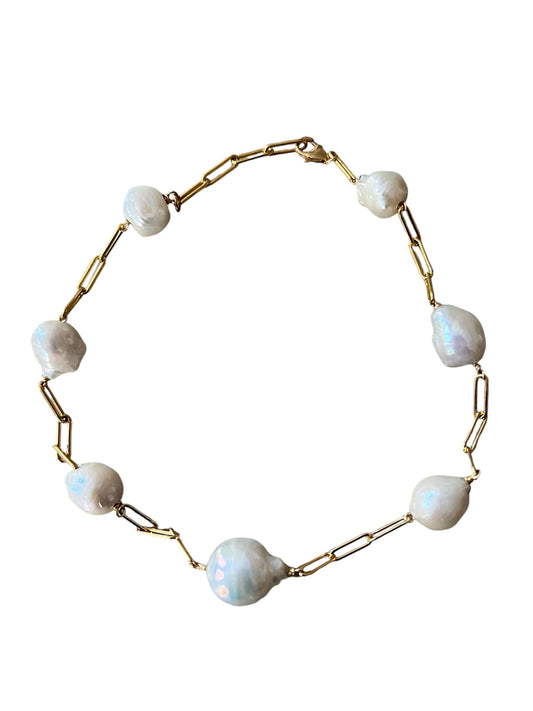 Lina Floating Pearl Necklace